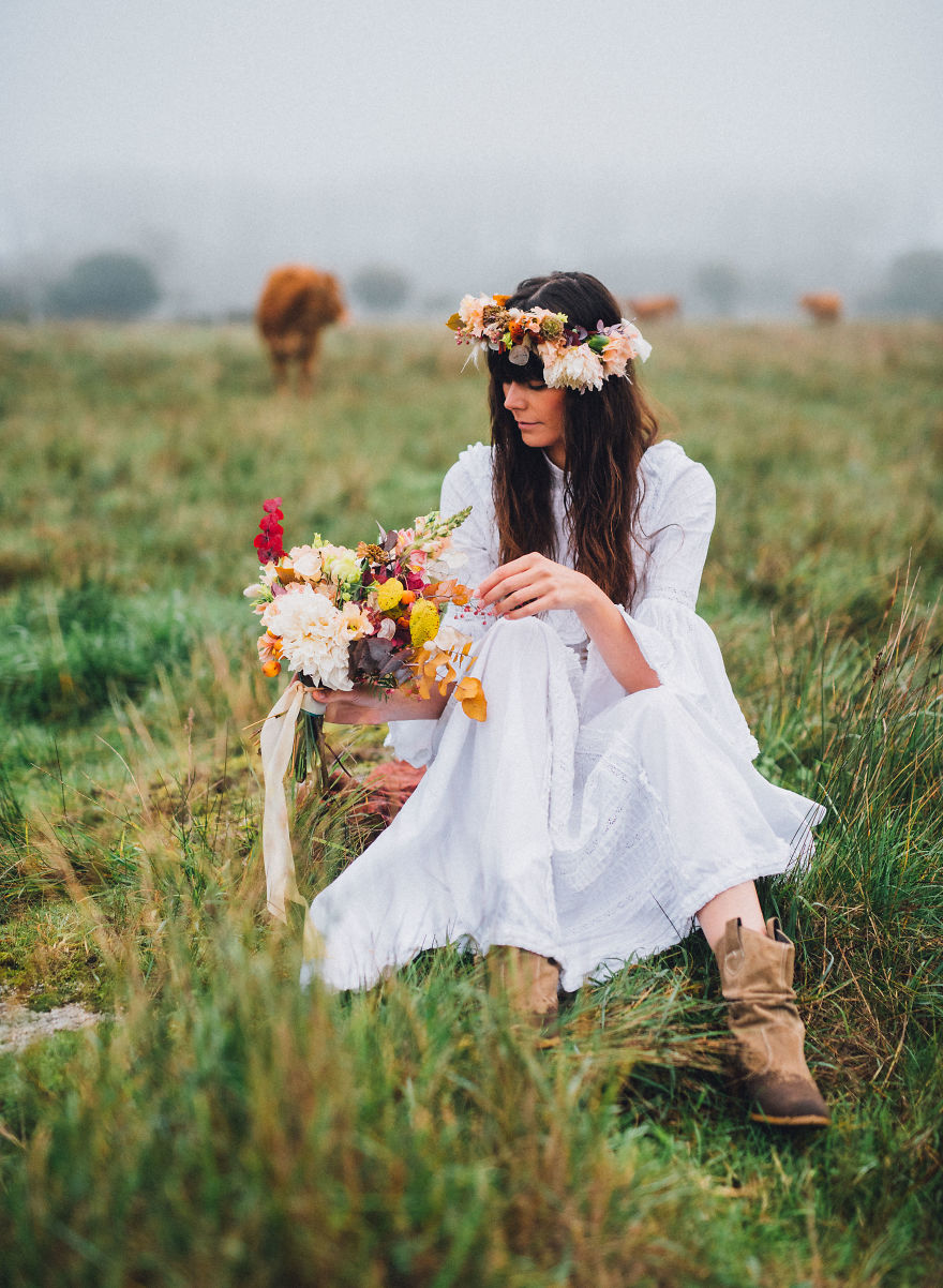 40 Years Later, Daughter Decides To Give Her Mother&#8217;s Wedding Dress A Second Life