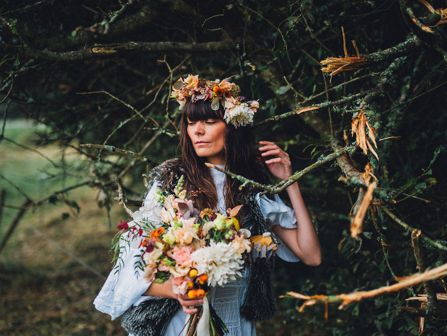 40 Years Later, Daughter Decides To Give Her Mother&#8217;s Wedding Dress A Second Life