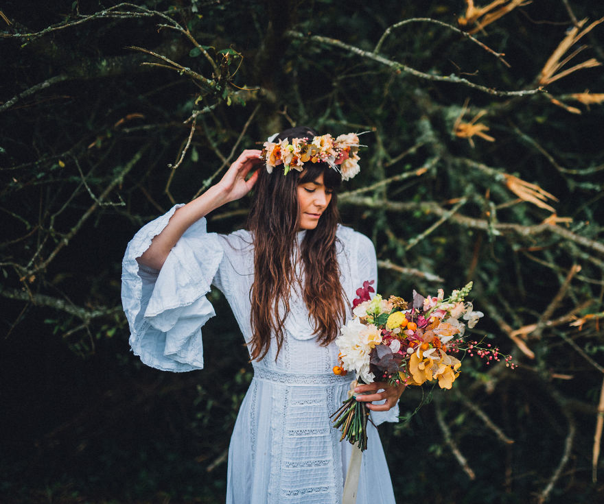 40 Years Later, Daughter Decides To Give Her Mother&#8217;s Wedding Dress A Second Life