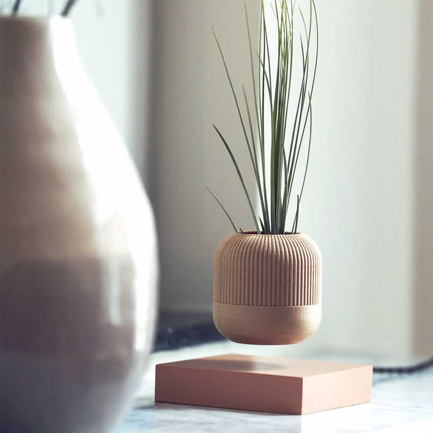 The Looma Hoverbox – Levitating Magic The Looma Hoverbox – Levitating Magic