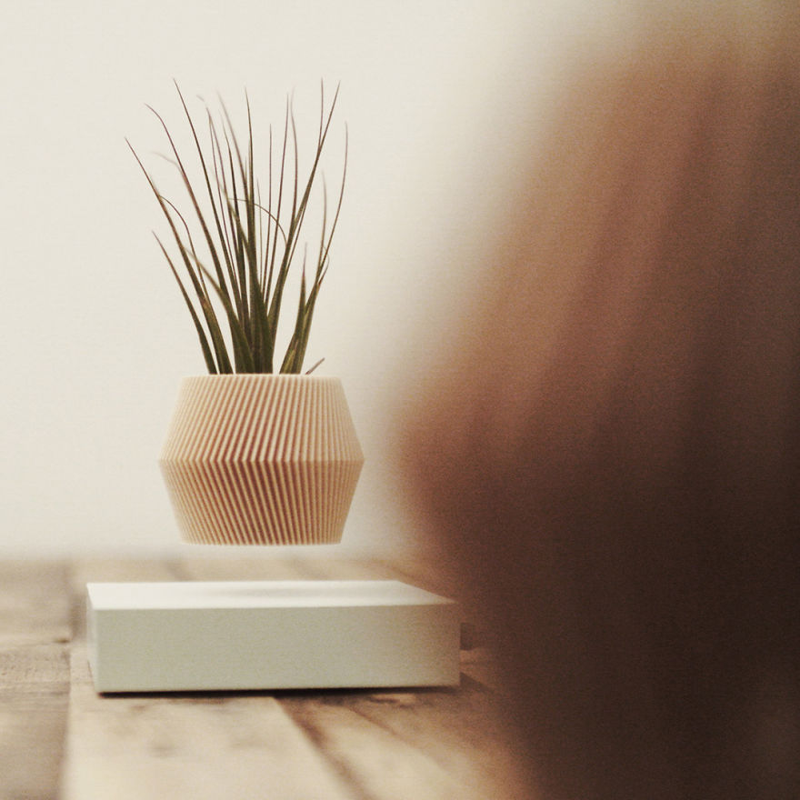 The Looma Hoverbox – Levitating Magic The Looma Hoverbox – Levitating Magic