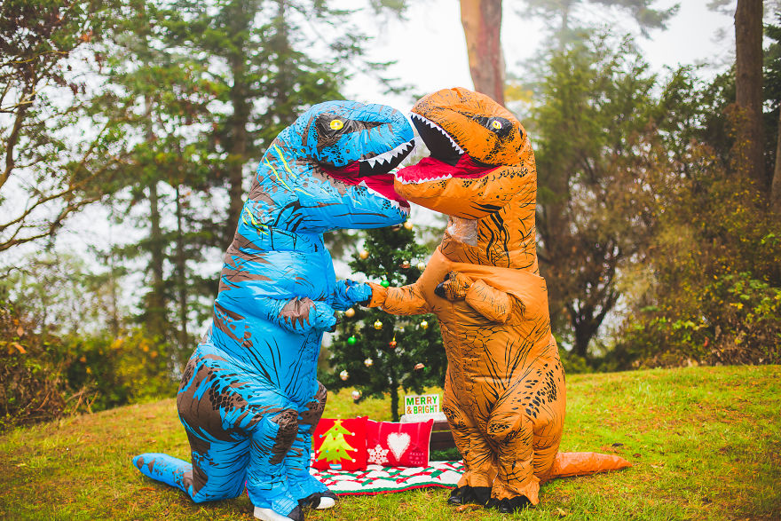 We Created A Christmas Card That&#8217;ll Make You Laugh