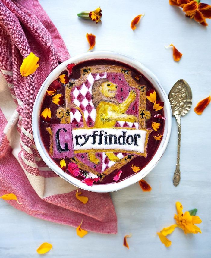 Woman Paints On Her Smoothie Bowls Using Natural Ingredients And The Result Is Too Pretty To Eat Woman Paints On Her Smoothie Bowls Using Natural Ingredients And The Result Is Too Pretty To Eat