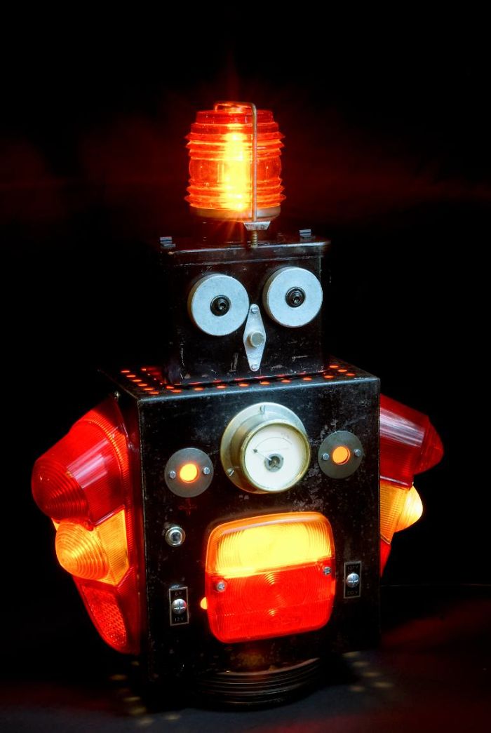 I Sculpt Illuminated Robots From Upcycled Materials I Sculpt Illuminated Robots From Upcycled Materials