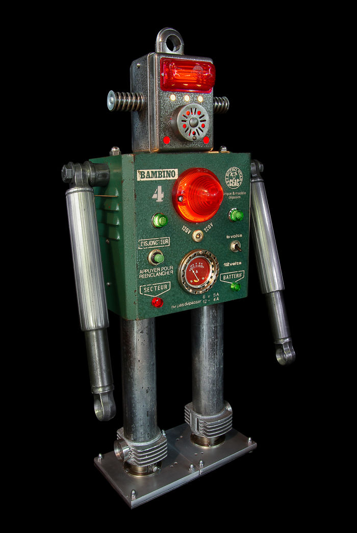 I Sculpt Illuminated Robots From Upcycled Materials I Sculpt Illuminated Robots From Upcycled Materials