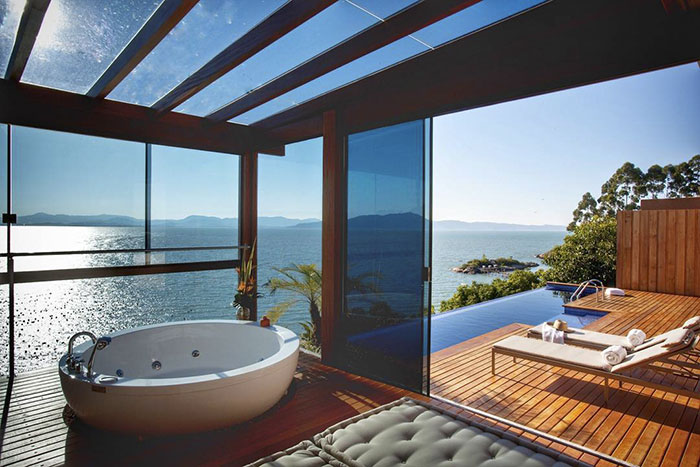 Wife Tells Husband They’re Staying At Resort That Is Hotspot For Brazilian Instagram Models, And His Response Is Hilarious Wife Tells Husband They’re Staying At Resort That Is Hotspot For Brazilian Instagram Models, And His Response Is Hilarious