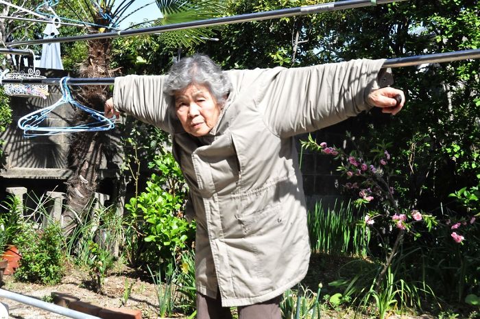 89-Year-Old Japanese Grandma Discovers Photography, Can&#8217;t Stop Taking Hilarious Self-Portraits Now