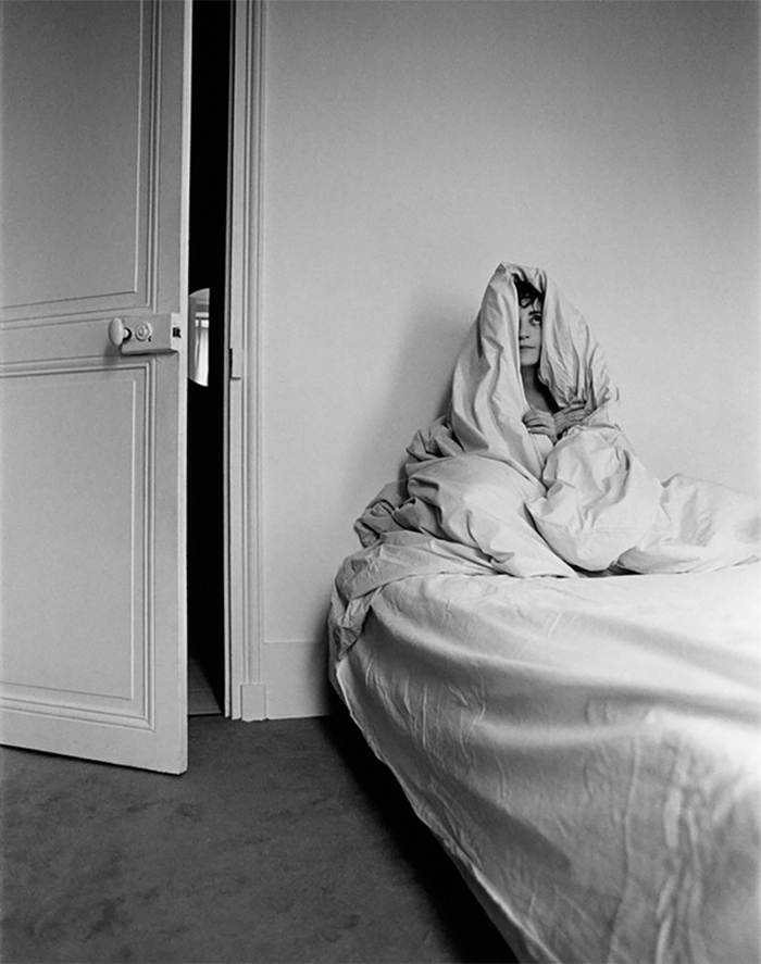 38 Stunning Black &#038; White Celebrity Portraits By The Late Katy Barry Reveal The Intimate Side Of Famous Women