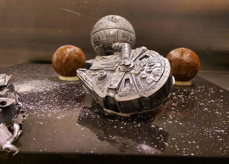 Some Star Wars Themed Desserts, Everything On The Plate Is Edible