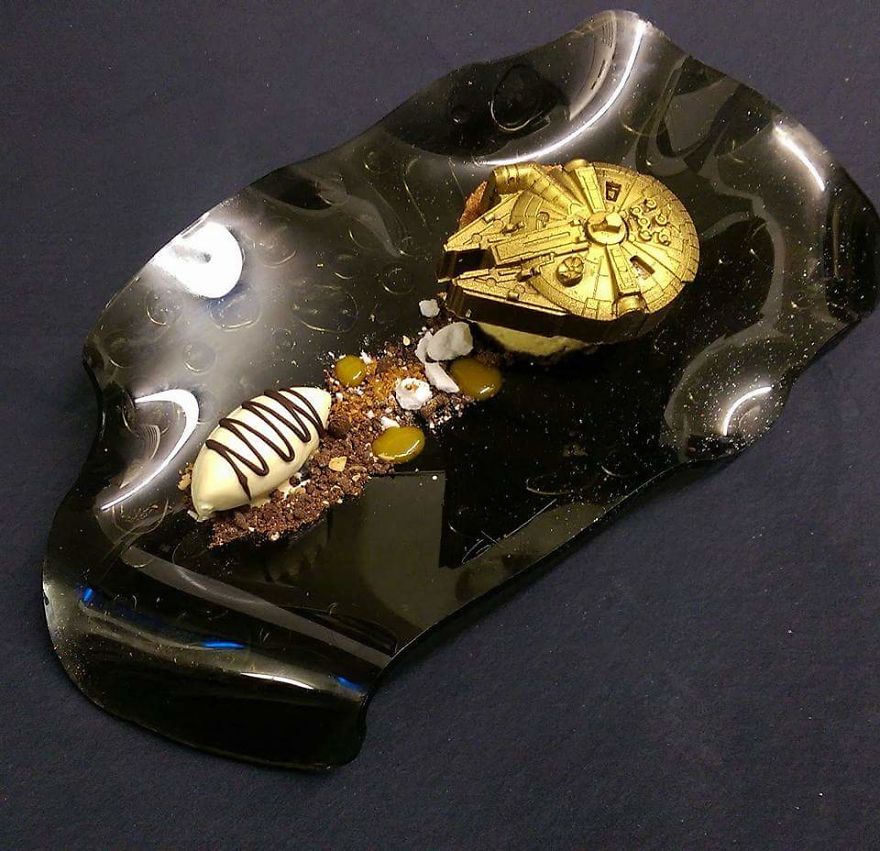 Some Star Wars Themed Desserts, Everything On The Plate Is Edible