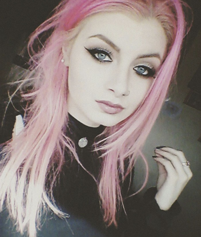 19-Year-Old Wanted To Cover Up Her Self-Harm Scars But All Tattoo Artists Refused To Help. Except One 19-Year-Old Wanted To Cover Up Her Self-Harm Scars But All Tattoo Artists Refused To Help. Except One