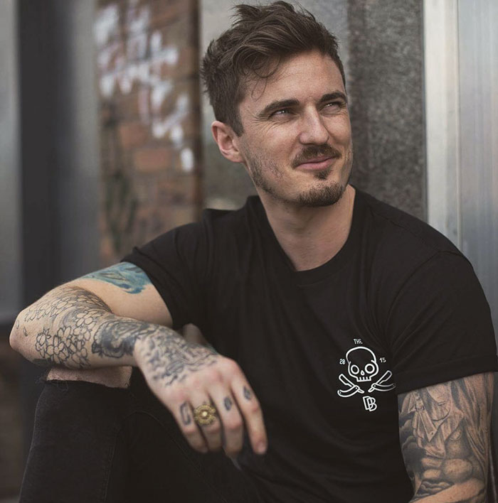 19-Year-Old Wanted To Cover Up Her Self-Harm Scars But All Tattoo Artists Refused To Help. Except One 19-Year-Old Wanted To Cover Up Her Self-Harm Scars But All Tattoo Artists Refused To Help. Except One