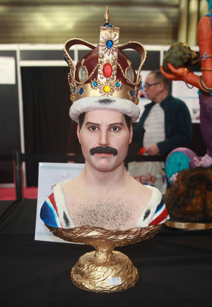 Confectioners Make Amazing Cakes On Display In London And You Would Not Have The Guts To Eat Them Confectioners Make Amazing Cakes On Display In London And You Would Not Have The Guts To Eat Them