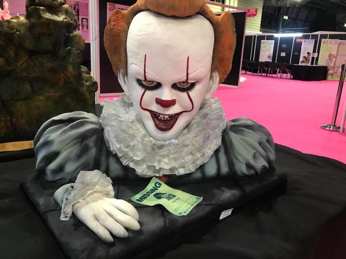 Confectioners Make Amazing Cakes On Display In London And You Would Not Have The Guts To Eat Them Confectioners Make Amazing Cakes On Display In London And You Would Not Have The Guts To Eat Them