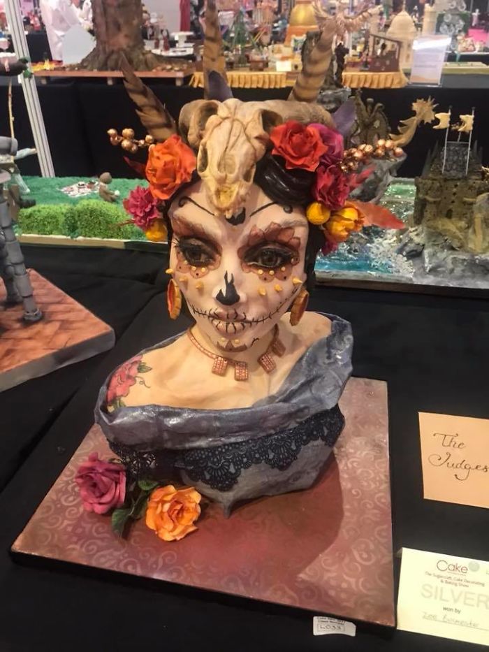 Confectioners Make Amazing Cakes On Display In London And You Would Not Have The Guts To Eat Them Confectioners Make Amazing Cakes On Display In London And You Would Not Have The Guts To Eat Them
