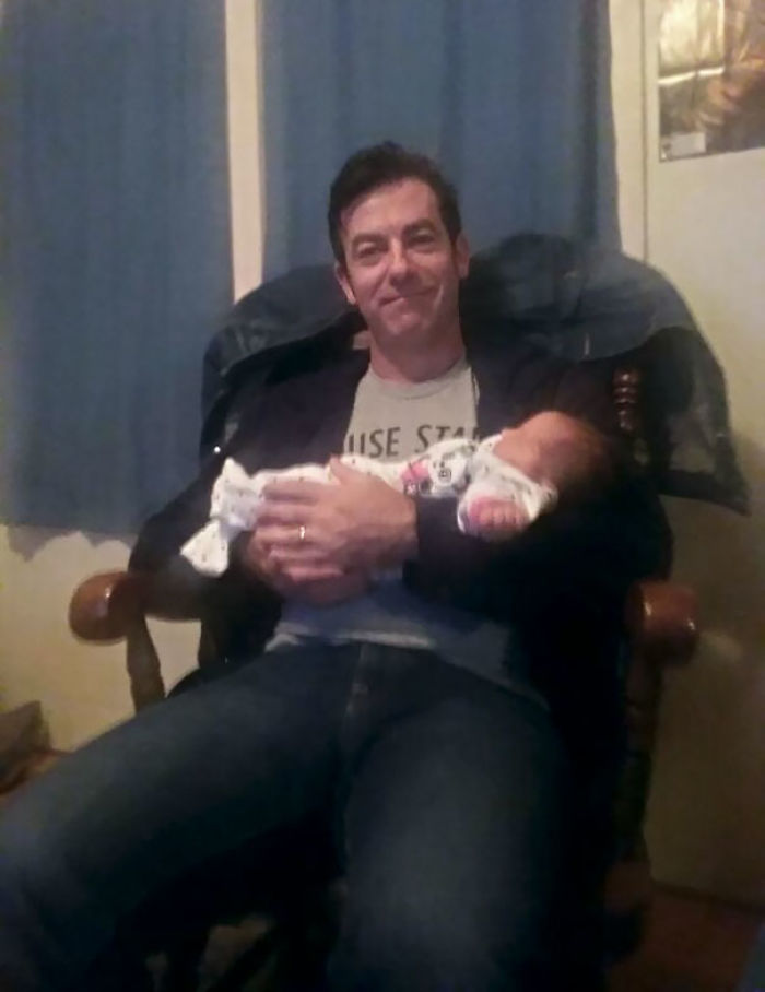 124 Photos Of Grandparents Meeting Their Grandchildren That Will Make You Weak In The Knees