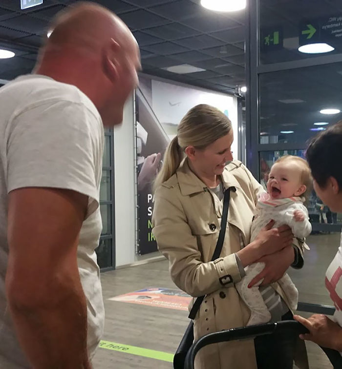 124 Photos Of Grandparents Meeting Their Grandchildren That Will Make You Weak In The Knees