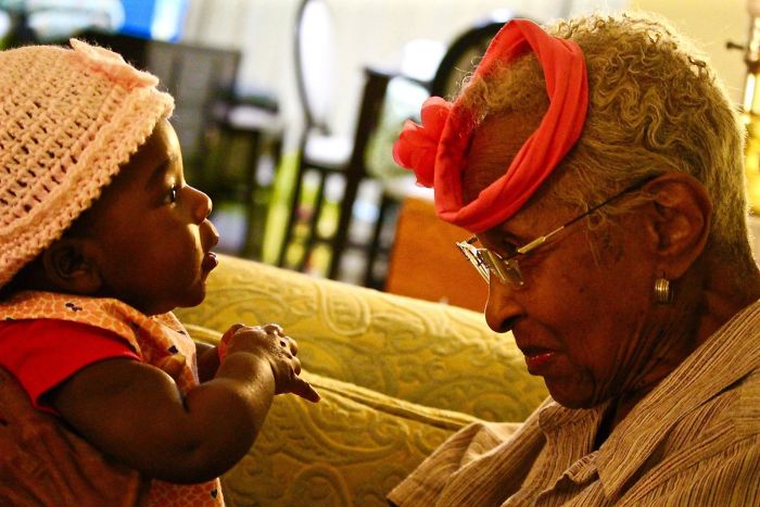 124 Photos Of Grandparents Meeting Their Grandchildren That Will Make You Weak In The Knees