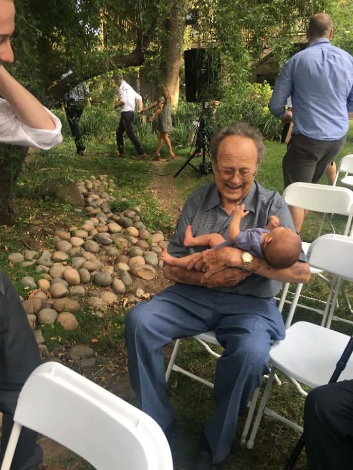 124 Photos Of Grandparents Meeting Their Grandchildren That Will Make You Weak In The Knees