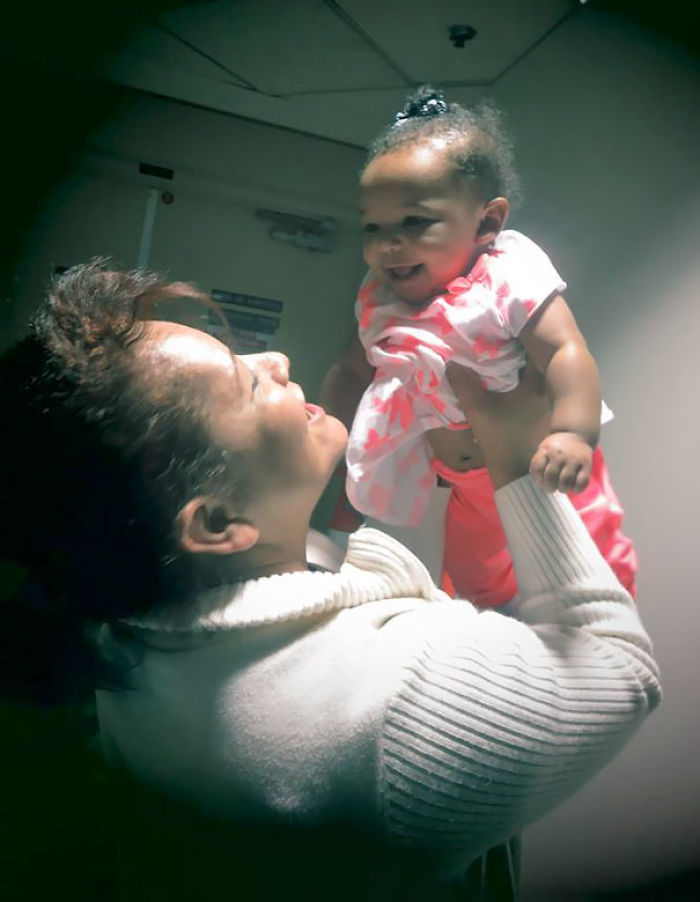 124 Photos Of Grandparents Meeting Their Grandchildren That Will Make You Weak In The Knees