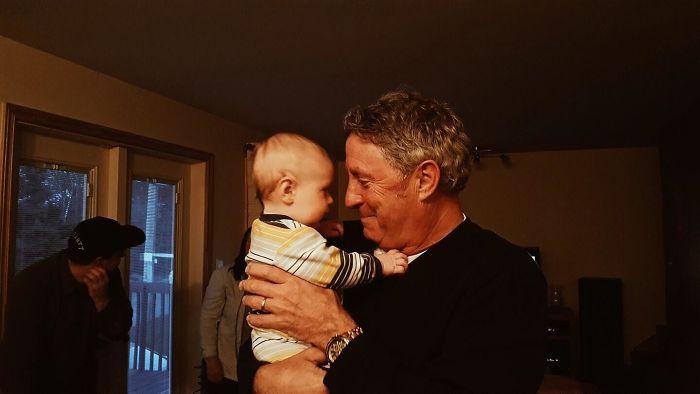 124 Photos Of Grandparents Meeting Their Grandchildren That Will Make You Weak In The Knees