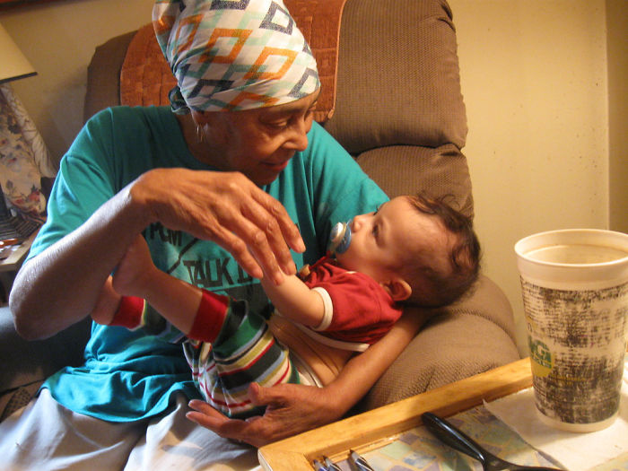 124 Photos Of Grandparents Meeting Their Grandchildren That Will Make You Weak In The Knees