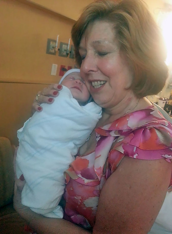 124 Photos Of Grandparents Meeting Their Grandchildren That Will Make You Weak In The Knees