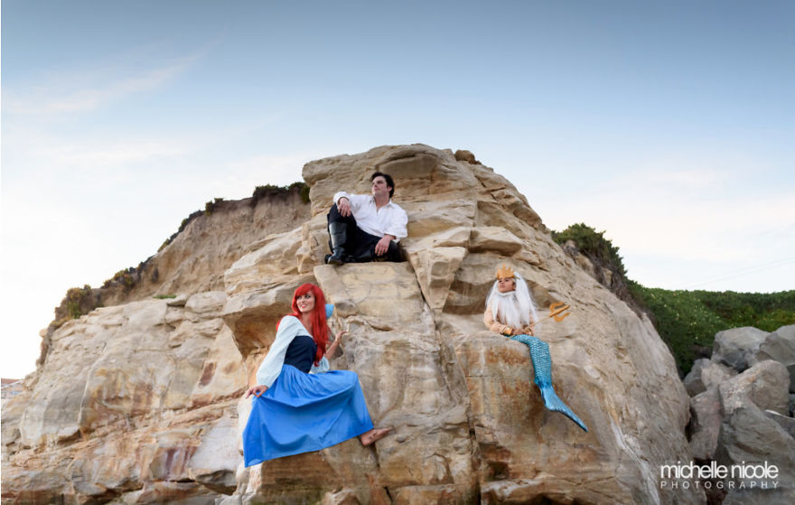 Amazing Disney Family Dresses Up For Halloween For 7 Years Straight Amazing Disney Family Dresses Up For Halloween For 7 Years Straight