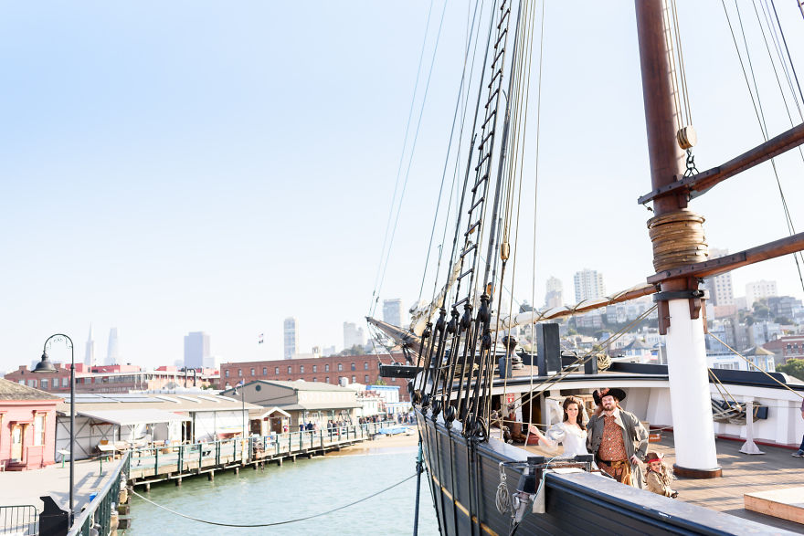 Amazing Disney Family Dresses Up For Halloween For 7 Years Straight Amazing Disney Family Dresses Up For Halloween For 7 Years Straight