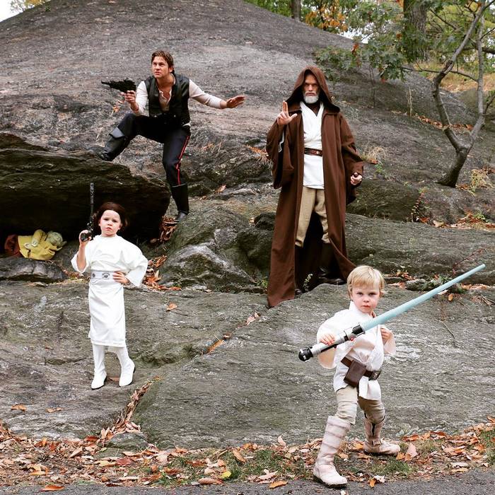 Neil Patrick Harris Just Unveiled His Family&#8217;s 2017 Halloween Cosplay, And It&#8217;s Even Better Than Last Year