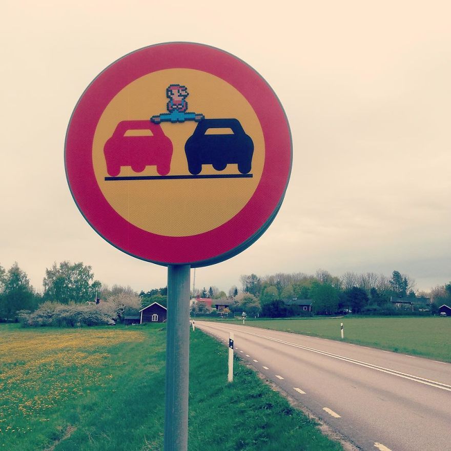 Someone Is ‘Vandalising’ Streets With Pixel Art, And The Result Is Awesome