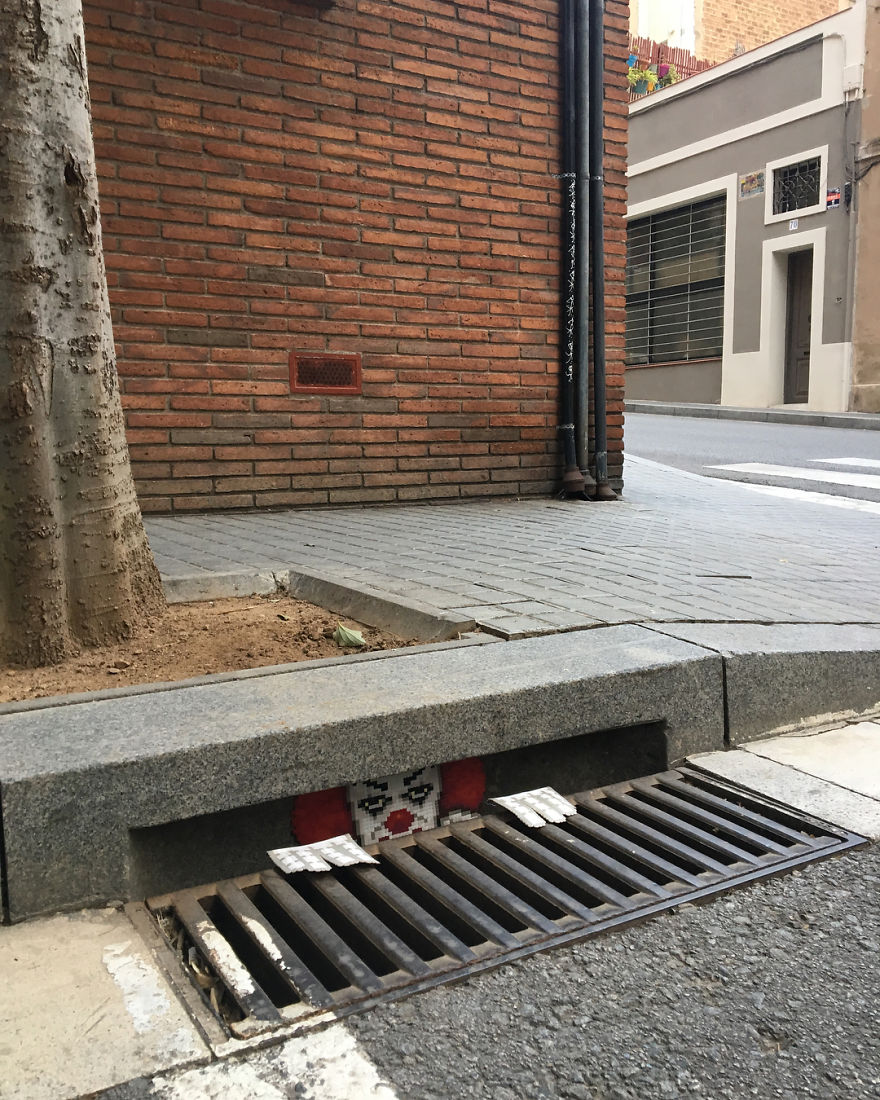 Someone Is ‘Vandalising’ Streets With Pixel Art, And The Result Is Awesome