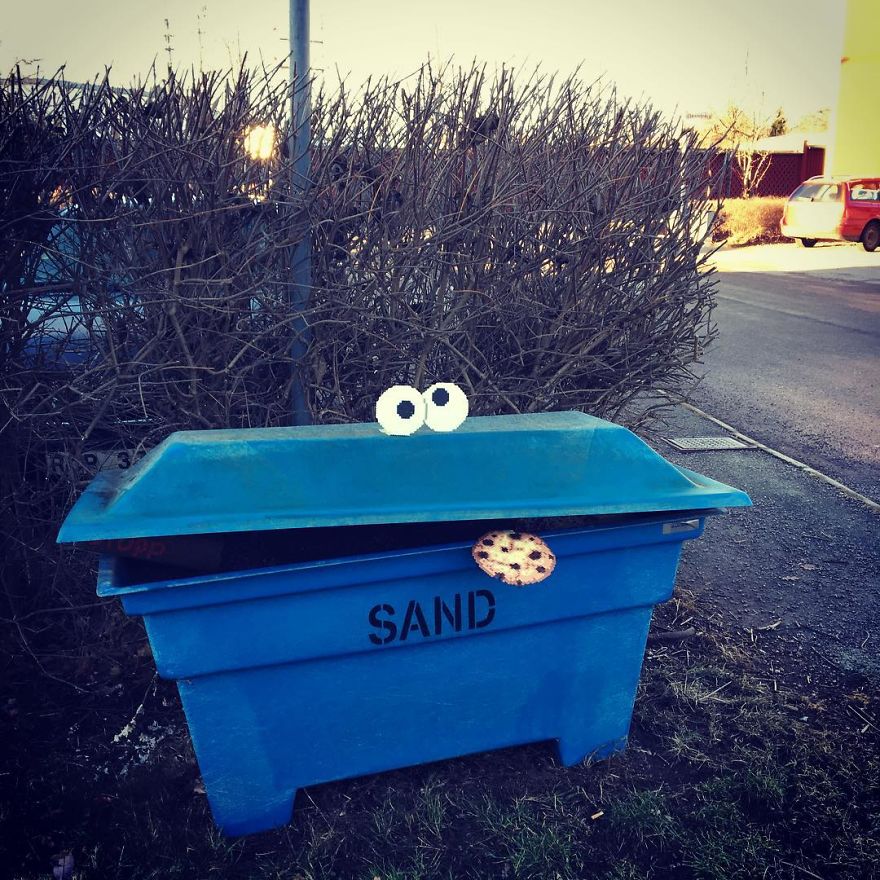 Someone Is ‘Vandalising’ Streets With Pixel Art, And The Result Is Awesome