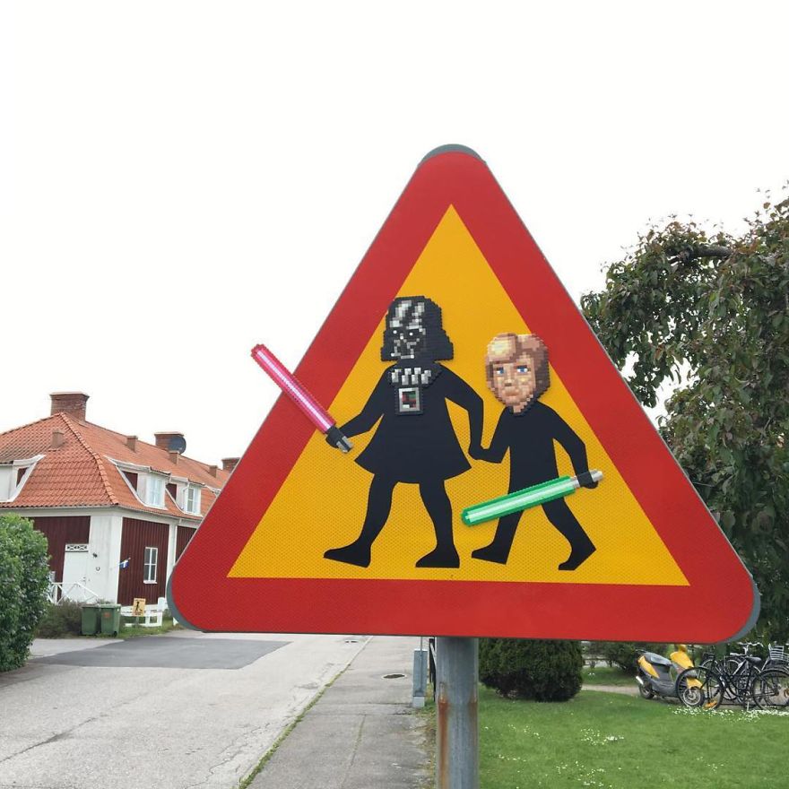 Someone Is ‘Vandalising’ Streets With Pixel Art, And The Result Is Awesome Someone Is ‘Vandalising’ Streets With Pixel Art, And The Result Is Awesome