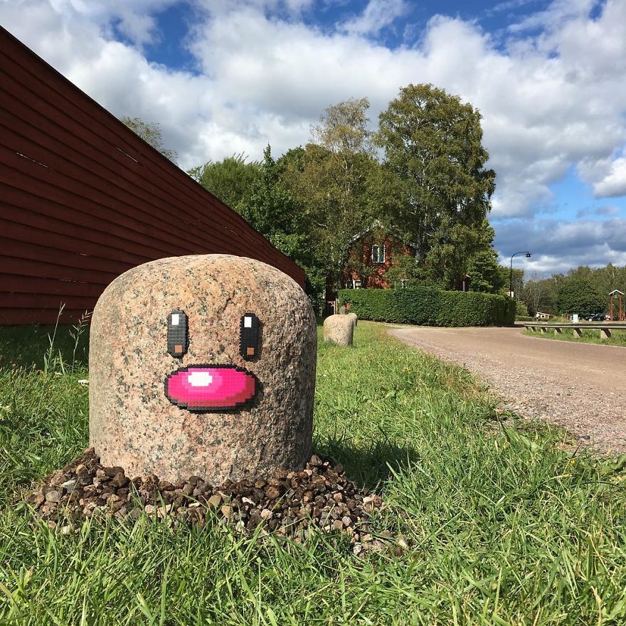 Someone Is ‘Vandalising’ Streets With Pixel Art, And The Result Is Awesome