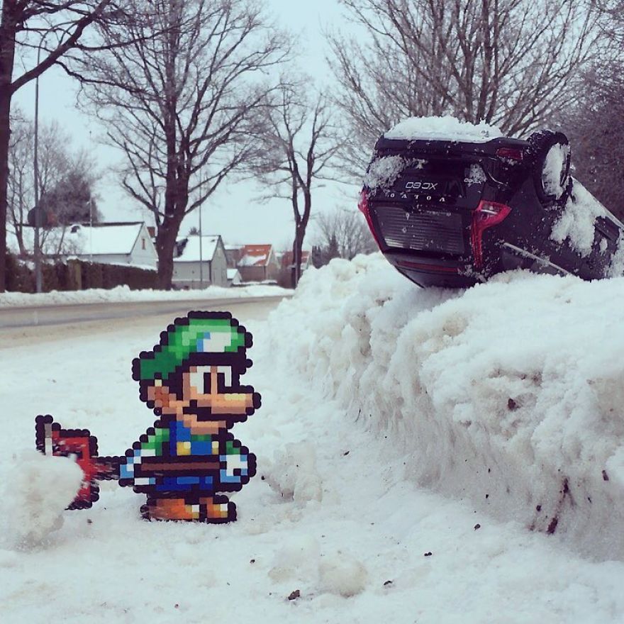 Someone Is ‘Vandalising’ Streets With Pixel Art, And The Result Is Awesome