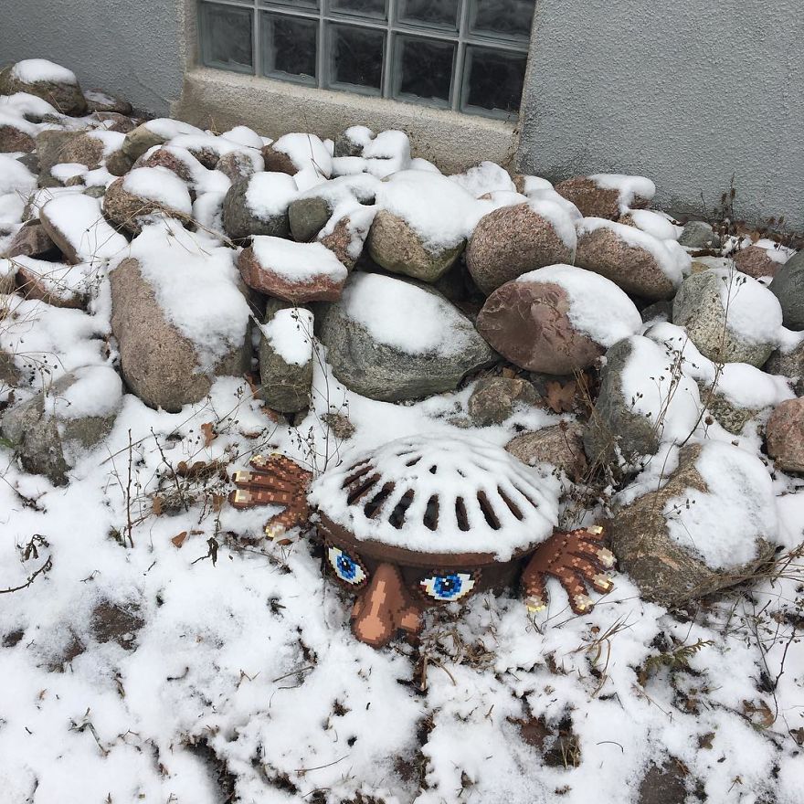 Someone Is ‘Vandalising’ Streets With Pixel Art, And The Result Is Awesome