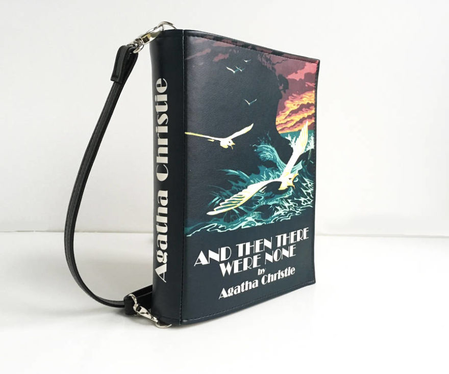 Book Bags That Will Let You Have Your Favorite Book Always By Your Side (Part 3) Book Bags That Will Let You Have Your Favorite Book Always By Your Side (Part 3)