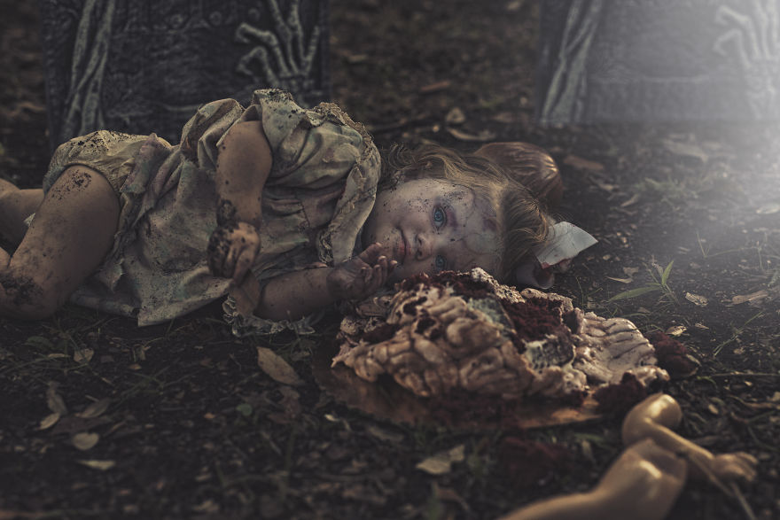 This American Photographer Specializes In Photographing Kids In Costume For Halloween, And It&#8217;s Seriously Spooky