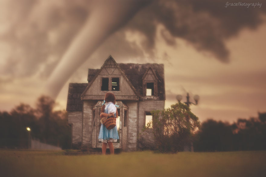 This American Photographer Specializes In Photographing Kids In Costume For Halloween, And It&#8217;s Seriously Spooky