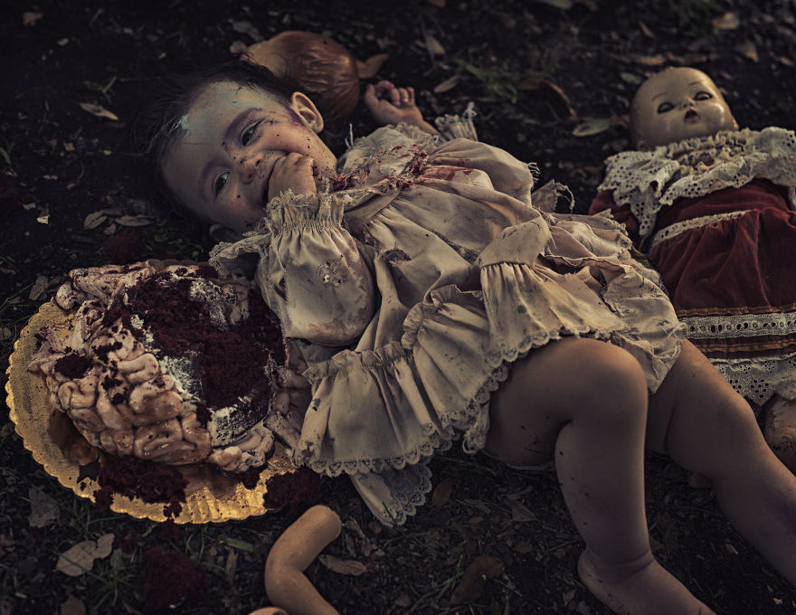 This American Photographer Specializes In Photographing Kids In Costume For Halloween, And It&#8217;s Seriously Spooky