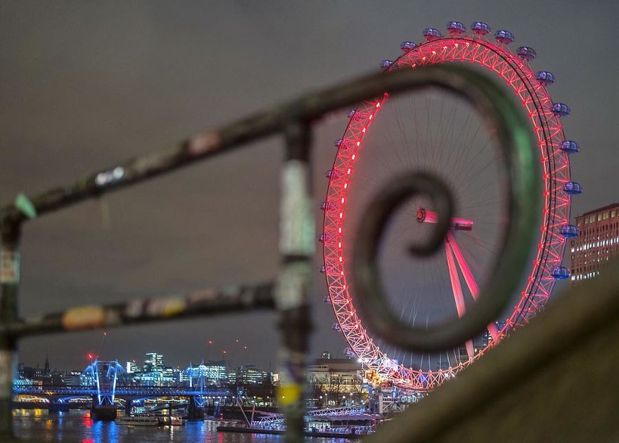 The Coincidence Project: 53 Photos That Will Make You Look Twice The Coincidence Project: 53 Photos That Will Make You Look Twice