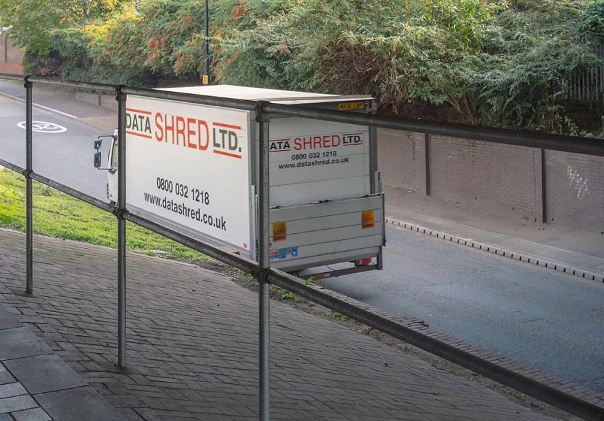 The Coincidence Project: 53 Photos That Will Make You Look Twice The Coincidence Project: 53 Photos That Will Make You Look Twice