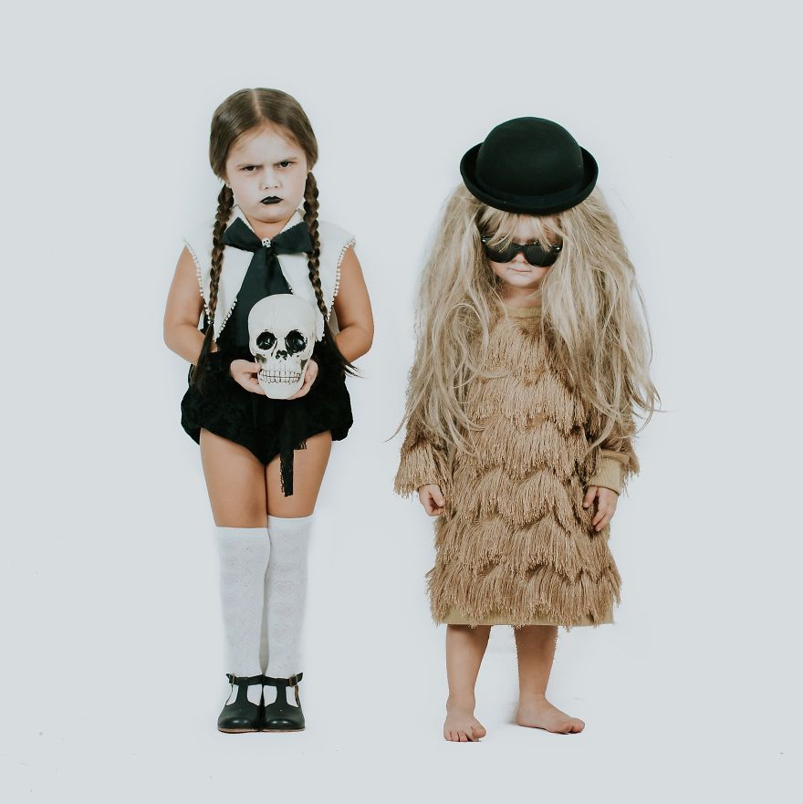 These Adorable Sisters Take Halloween To The Next Level These Adorable Sisters Take Halloween To The Next Level