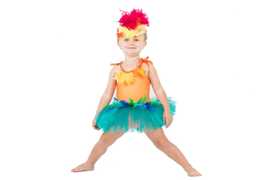 These Adorable Sisters Take Halloween To The Next Level These Adorable Sisters Take Halloween To The Next Level