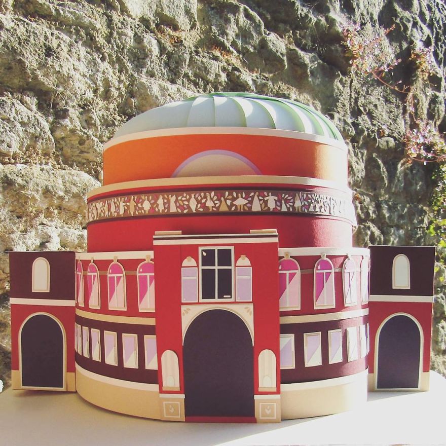 Artists Create Incredible London Landmarks From Paper Artists Create Incredible London Landmarks From Paper