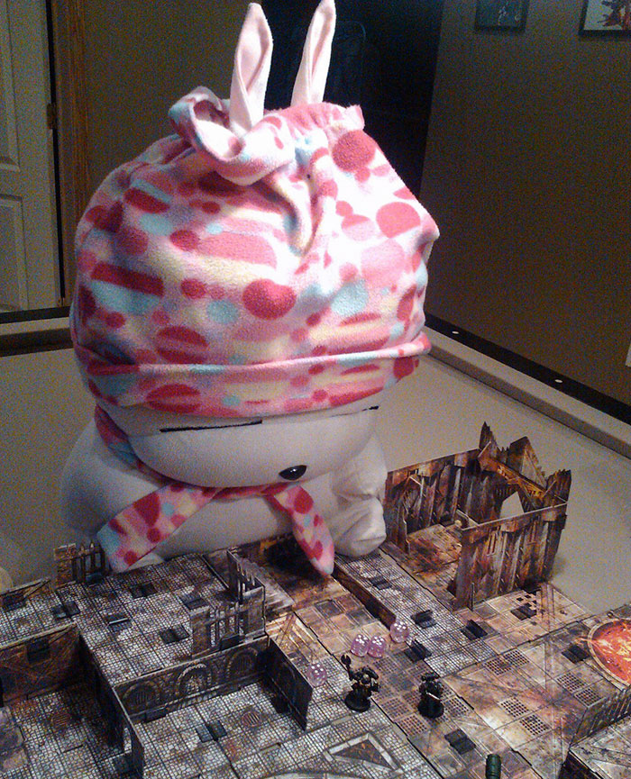 After Leaving Her Favorite Toy With God-Father Who Lives Alone, Girl Asks If He&#8217;s Having Fun &#8211; Here&#8217;s His Response