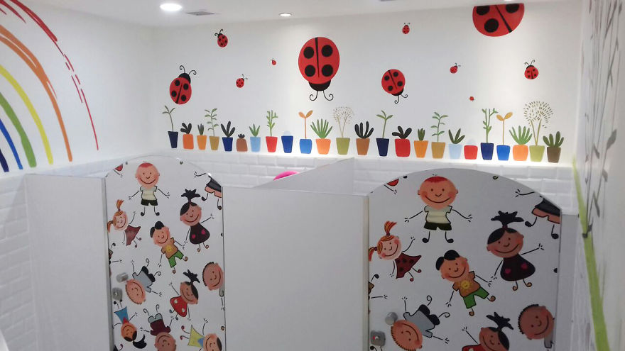 This Mural Made The Toilet Looks Cheerful And Fun