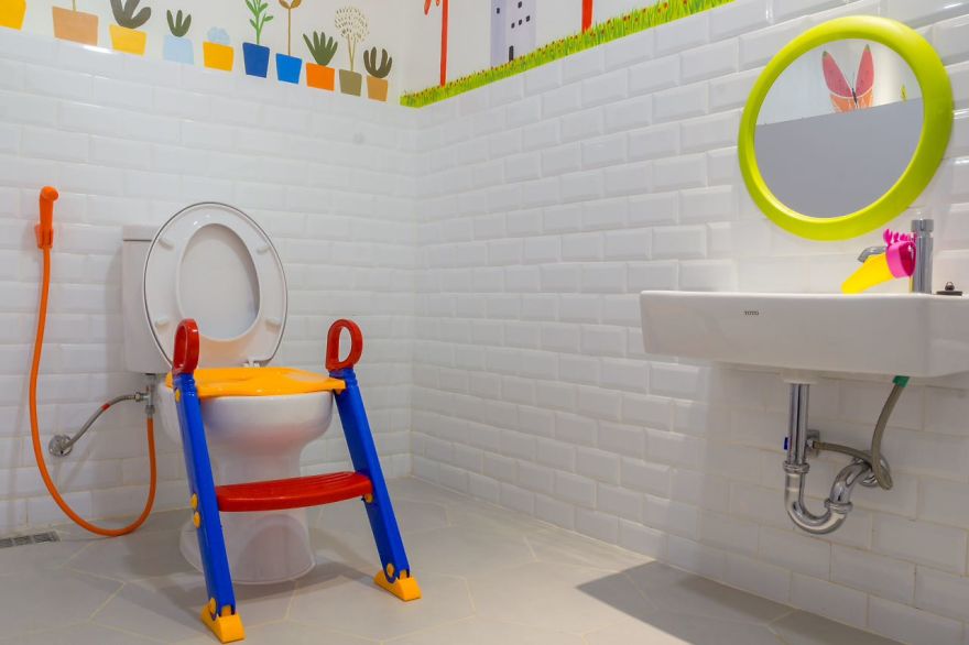 This Mural Made The Toilet Looks Cheerful And Fun