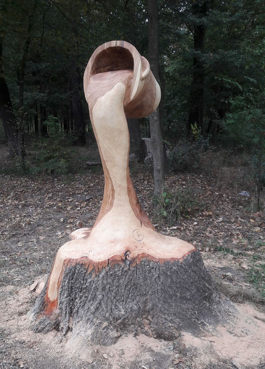 Romanian Artist Uses A Chainsaw To Turn Trees Into Sculptures, And The Result Is Impressive Romanian Artist Uses A Chainsaw To Turn Trees Into Sculptures, And The Result Is Impressive